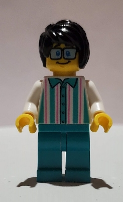 Lee - Panda Store Owner