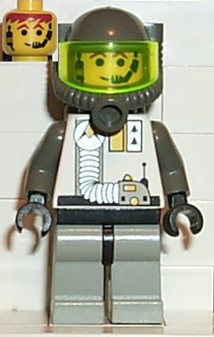 Exploriens - Helmet with Breathing Apparatus and Hose Torso